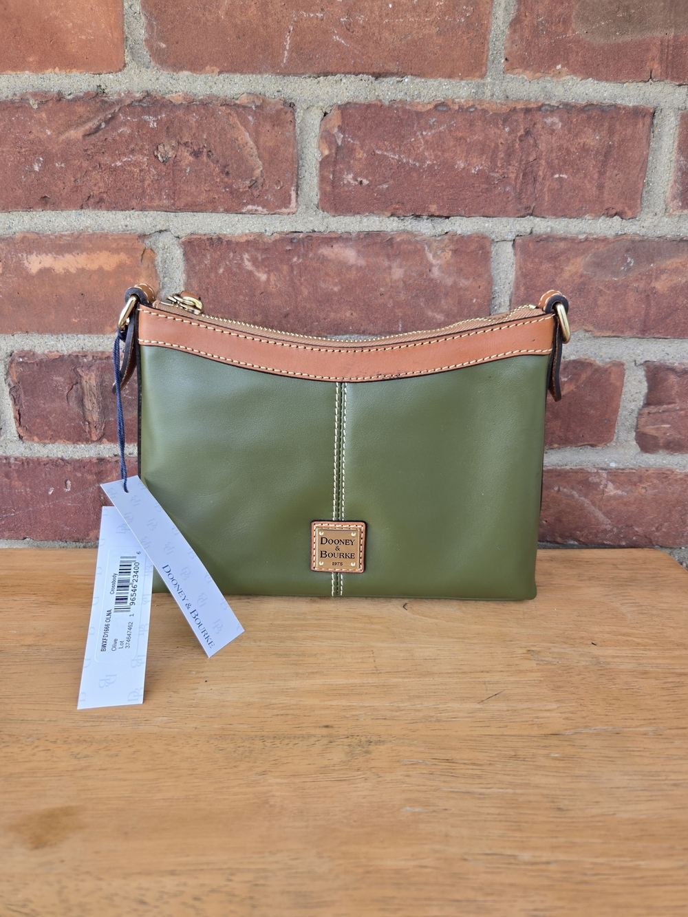 NWT Dooney & Bourke Wexford Leather Small Crossbody Olive 7" x 9.5"